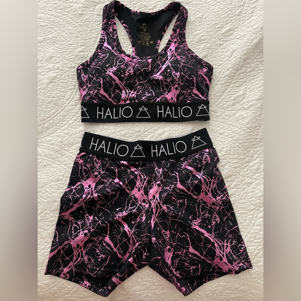 Halio LA set- top is a medium, bottoms are large